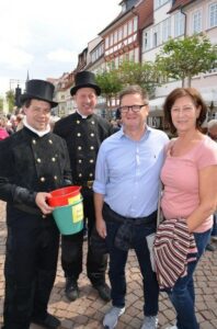 Losverkauf auf der Marktstraße